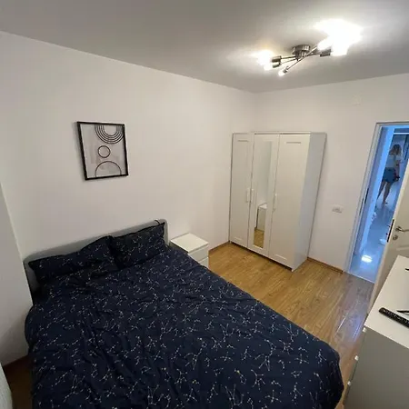 Delfinariu By The Apartment Constanta